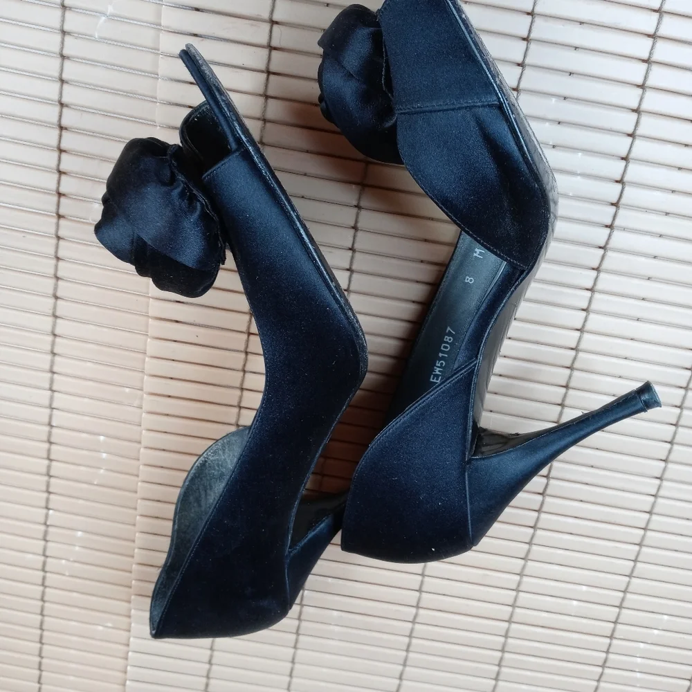 Stuart Weitzman 'Black Rose' black satin open toe_9